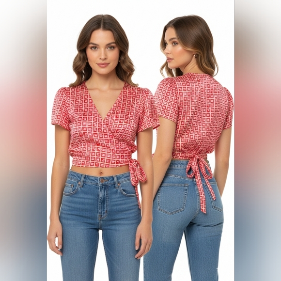 Lulus Tops - Lulu's Red Geometric Wrap Crop Top Size L